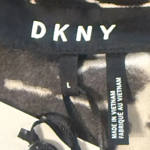 DKNY Shirt Women’s L Black Leopard Short Sleeve Wrap Top Blouse Ladies NWT - Picture 9 of 13